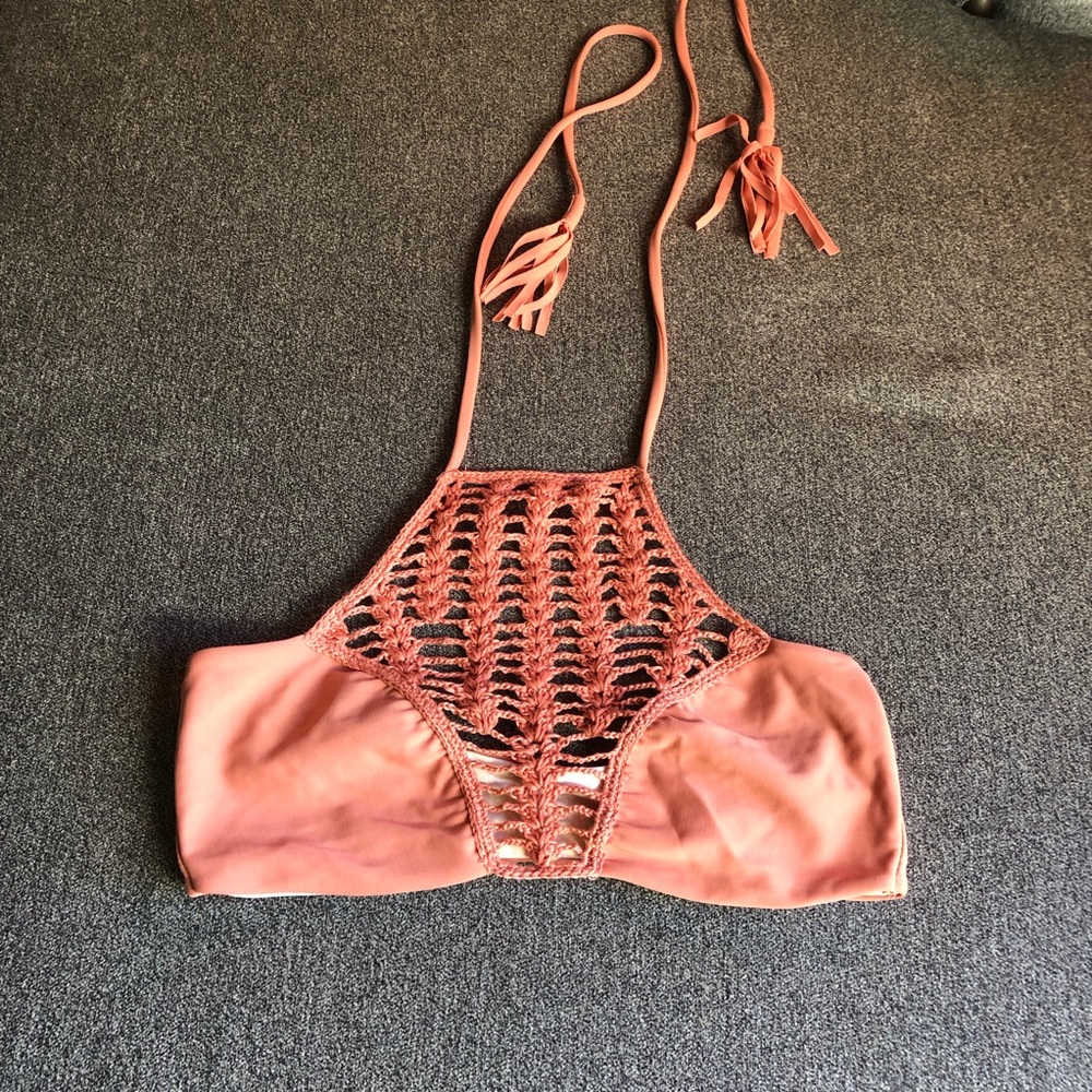 Acacia bikini top.